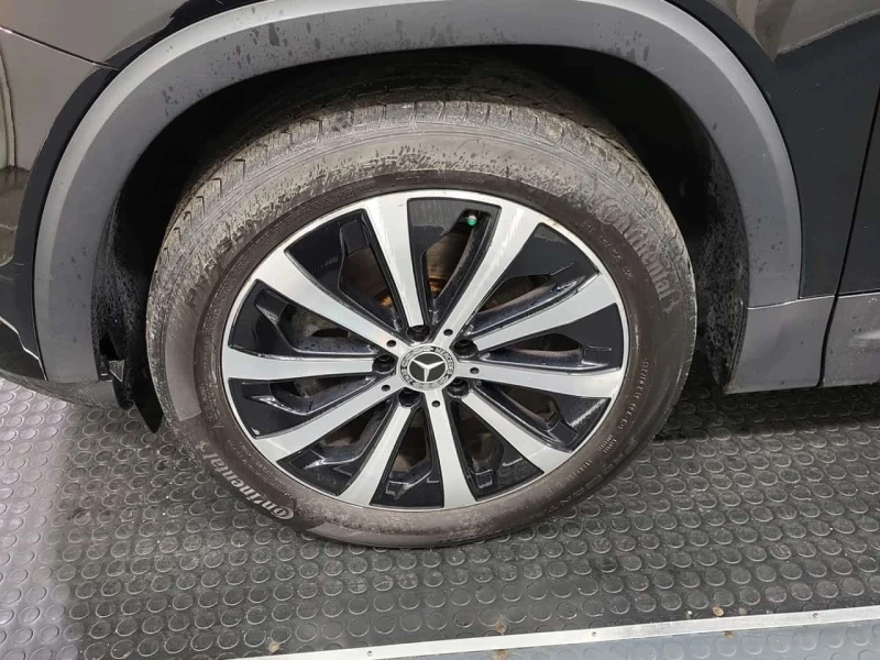 Mercedes-Benz GLB 250  CARFAX, снимка 17 - Автомобили и джипове - 53565542