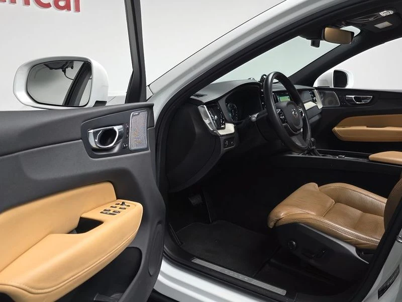 Volvo XC60 D4 Inscription| 190к.с.| ВКЛ.ТЕХНОТЕСТ, снимка 9 - Автомобили и джипове - 55170819
