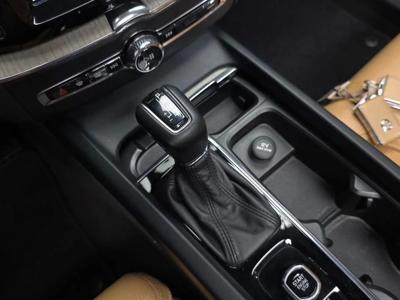 Volvo XC60 D4 Inscription| 190к.с.| ВКЛ.ТЕХНОТЕСТ, снимка 8 - Автомобили и джипове - 55170819