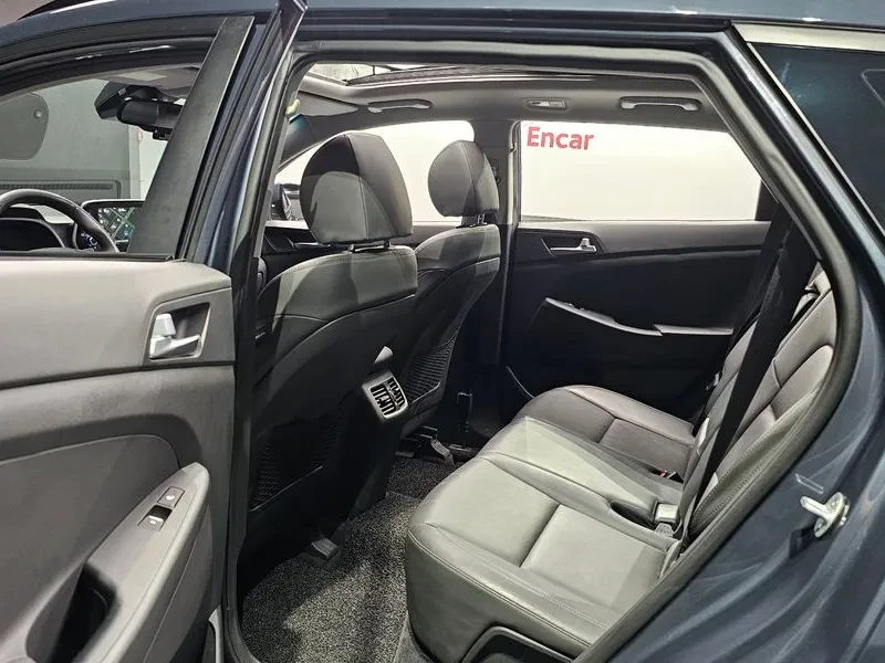 Hyundai Tucson 1.6 Turbo 4Wd Modern, снимка 11 - Автомобили и джипове - 55616004