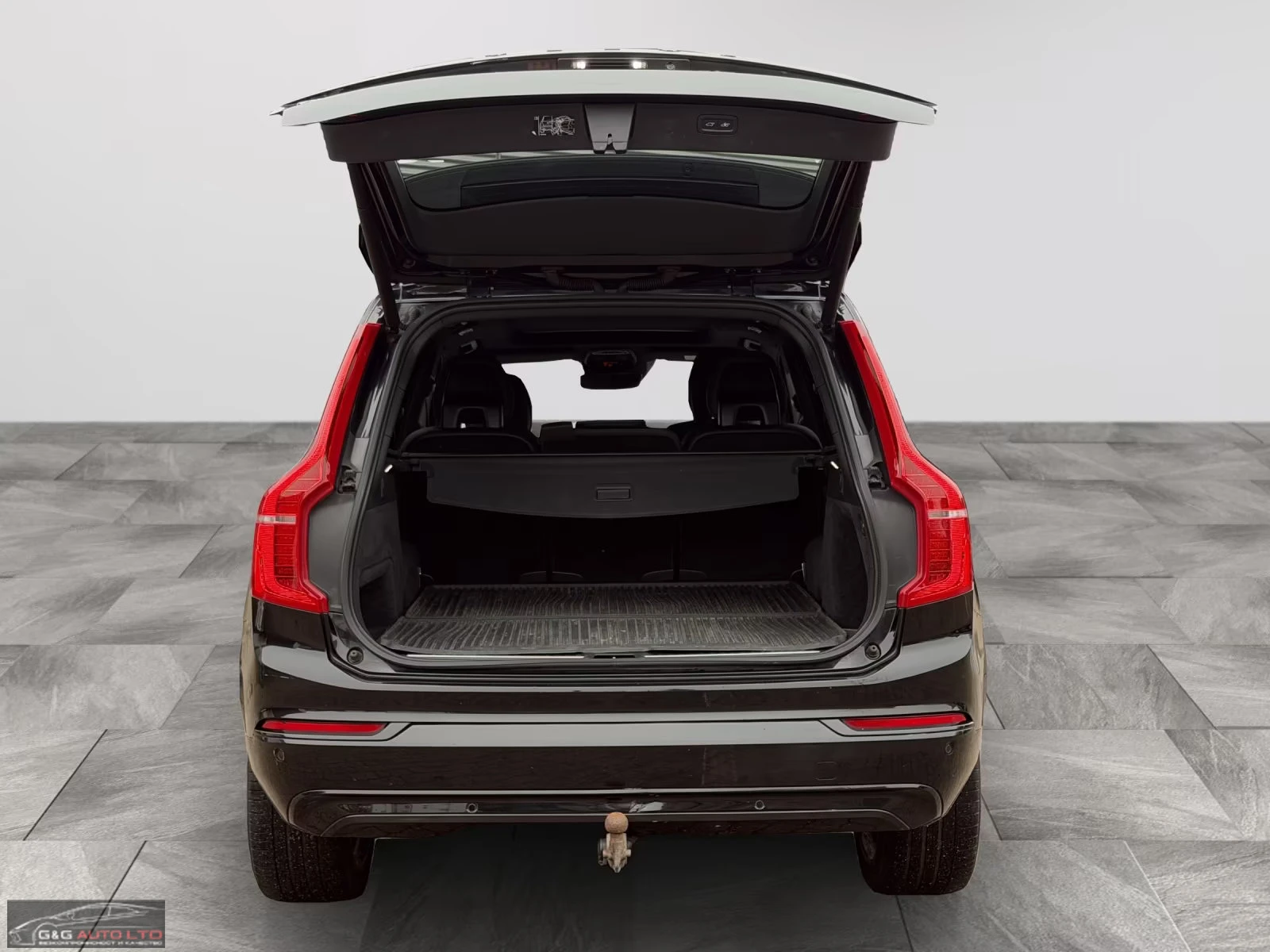 Volvo Xc90 B5/R-DESIGN/235HP/AWD/PANO/H&K/360/AHK/MEMO/911g, снимка 6 - Автомобили и джипове - 53813260