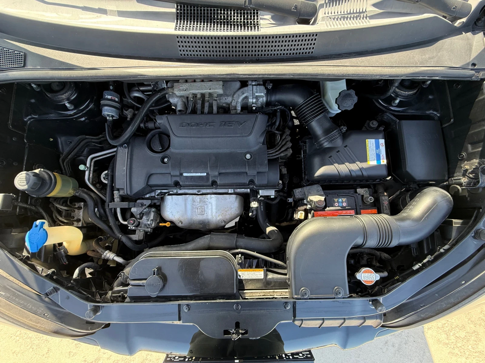 Hyundai Tucson 2.0 GPL, снимка 15 - Автомобили и джипове - 53836165