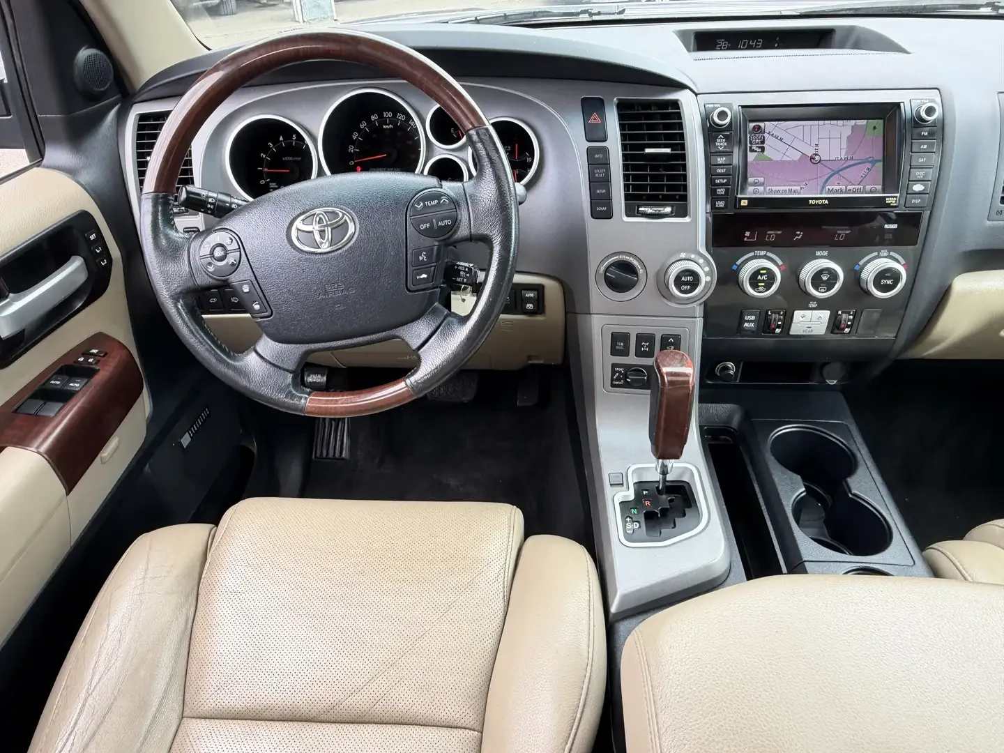 Toyota Sequoia 5.7* V8* PLATINUM* �������* ���������* ������* JBL | Mobile.bg � ����������� 7