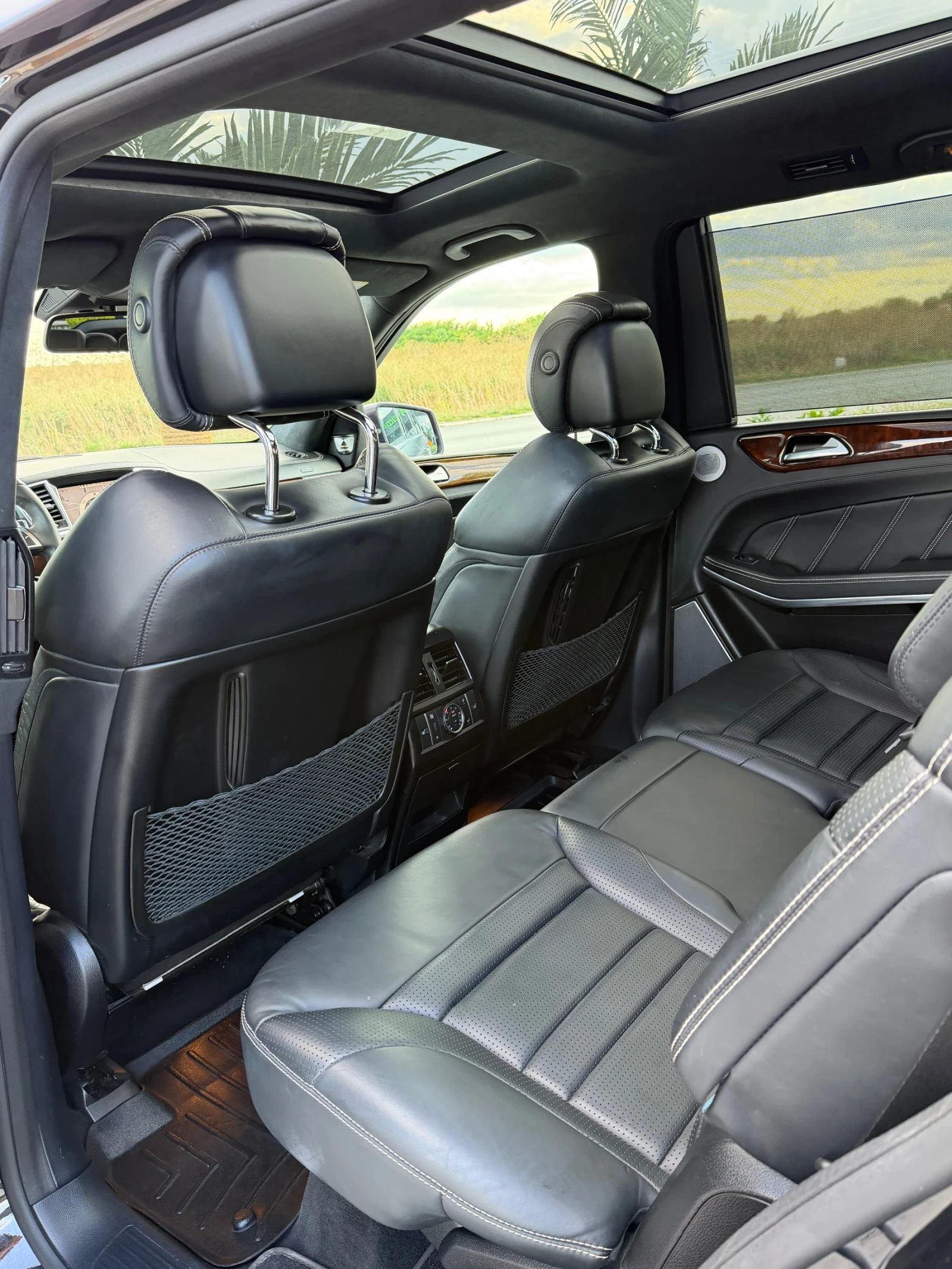 Mercedes-Benz GL 63 AMG DISTRONIC/BANG&OLUFSEN/PANORAMA/LIZING, снимка 15 - Автомобили и джипове - 55445982