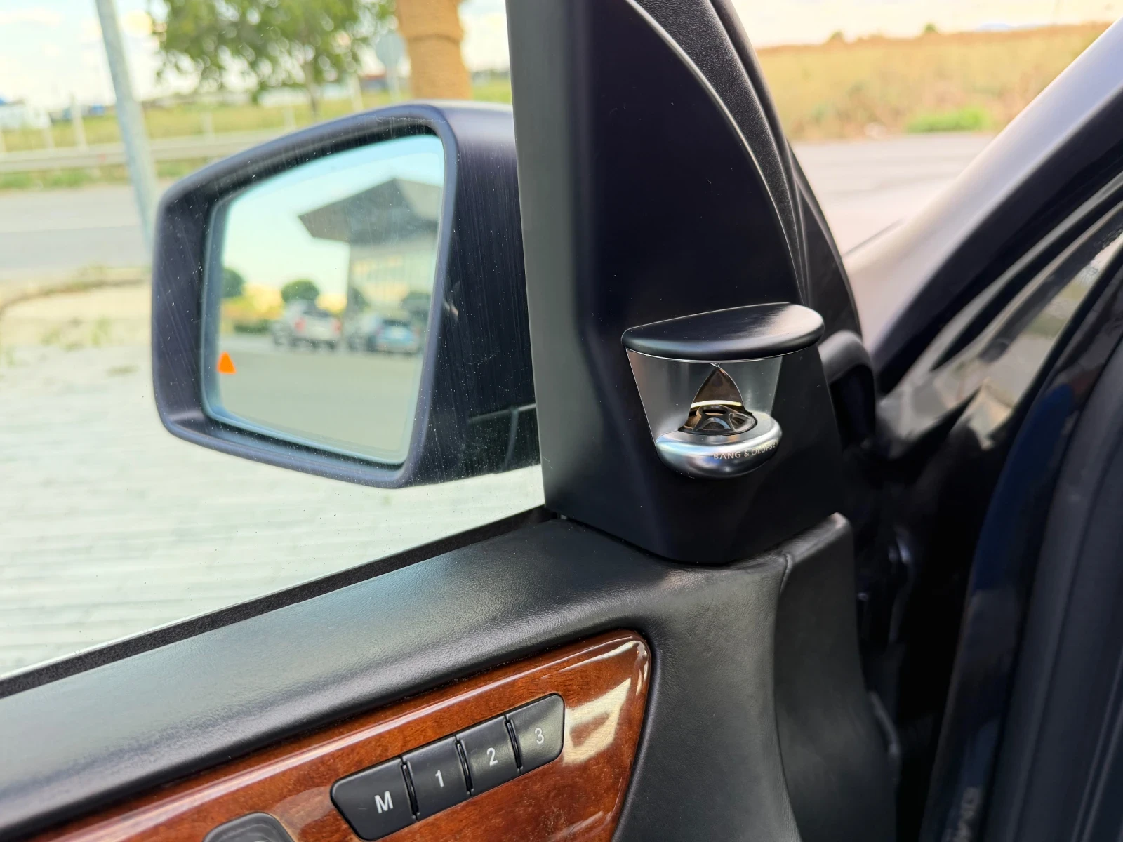 Mercedes-Benz GL 63 AMG DISTRONIC/BANG&OLUFSEN/PANORAMA/LIZING, снимка 12 - Автомобили и джипове - 55445982