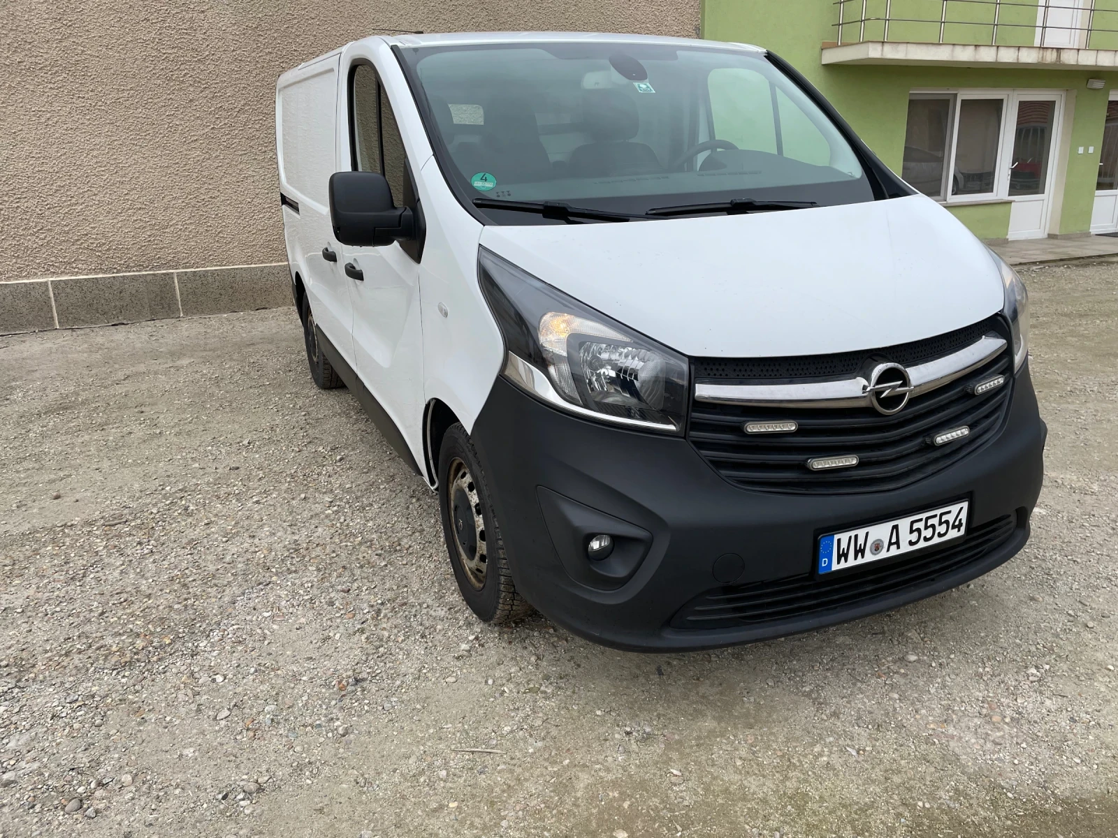 Opel Vivaro Bi-Turbo - изображение 2