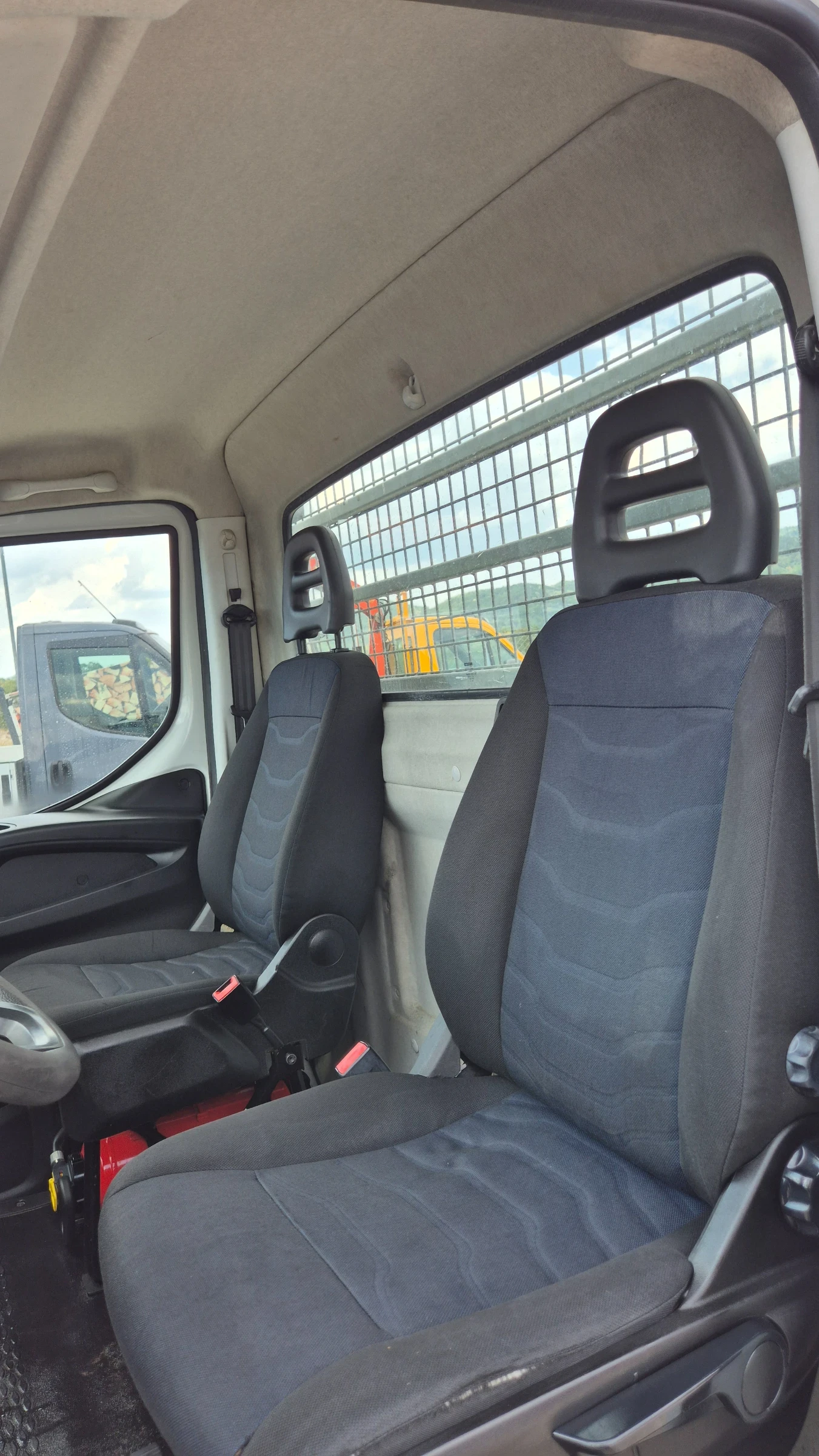 Iveco Daily 70c18* 3.5тона* 4.60м.* КЛИМАТИК* , снимка 12 - Бусове и автобуси - 55801070