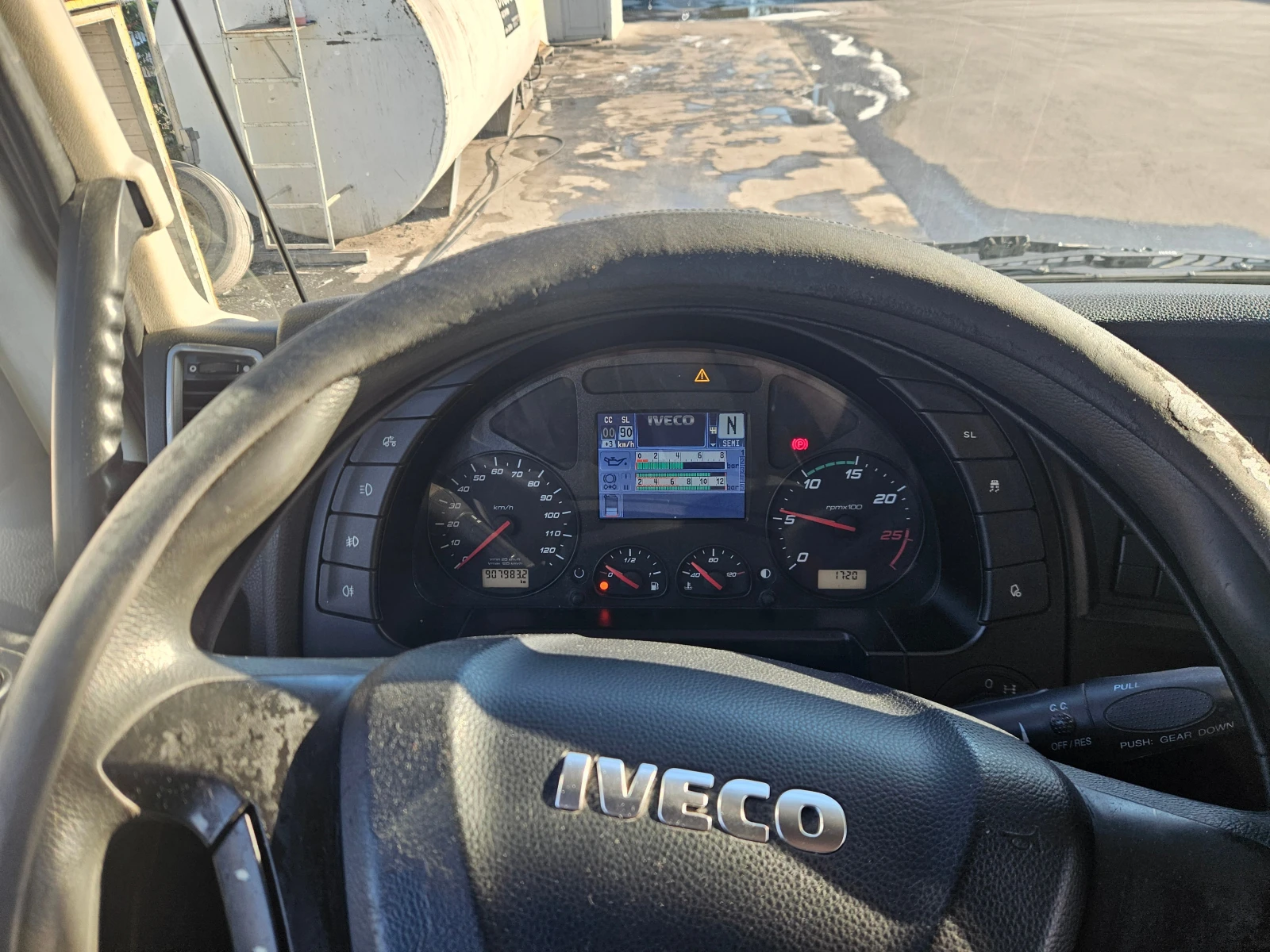 Iveco Stralis, снимка 8 - Камиони - 56123649