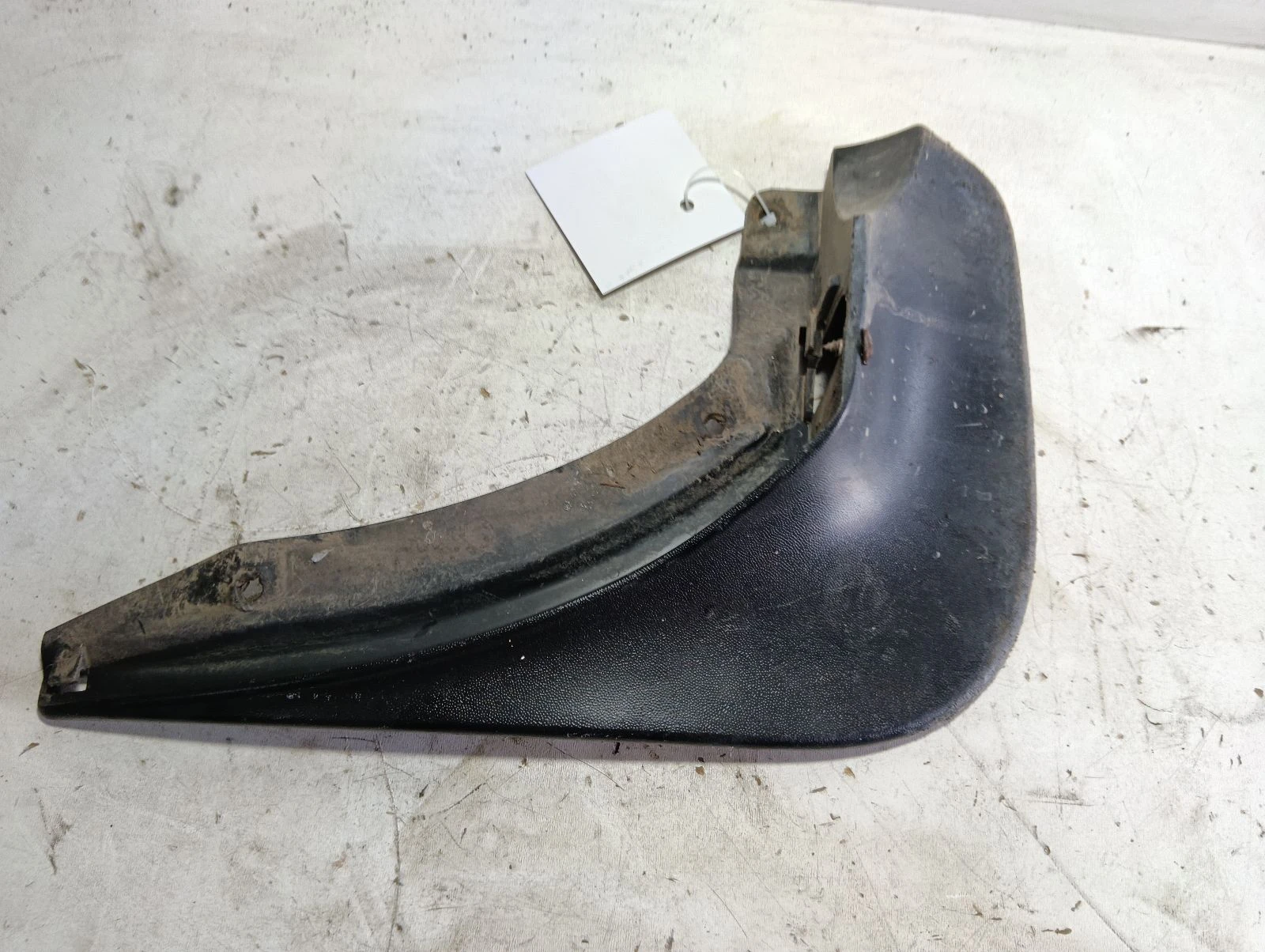 калобран заден ляв 5E0075101 Skoda Octavia