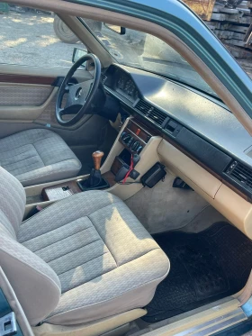 Mercedes-Benz 124, снимка 9