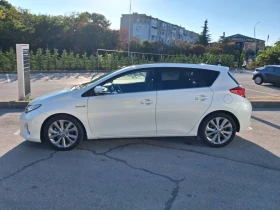 Toyota Auris 1.8 Hybrid, пълна сервизна история, снимка 3