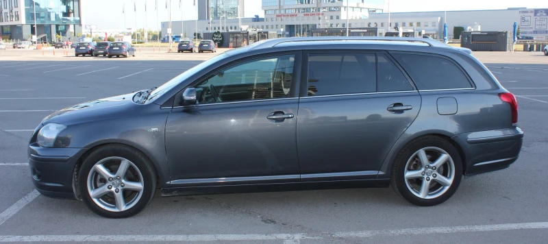 Toyota Avensis 2.2 177, снимка 11 - Автомобили и джипове - 47380073