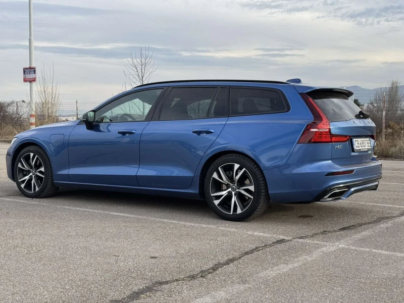 Volvo V60 Plug-in hybrid , снимка 8 - Автомобили и джипове - 48417735