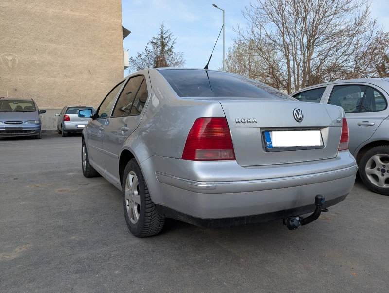 VW Bora 2.0i LPG, снимка 4 - Автомобили и джипове - 49598341