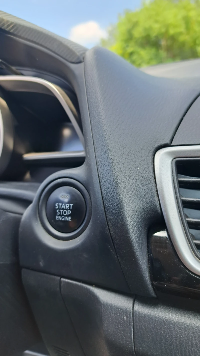 Mazda 3 2.0i, снимка 9 - Автомобили и джипове - 51119892