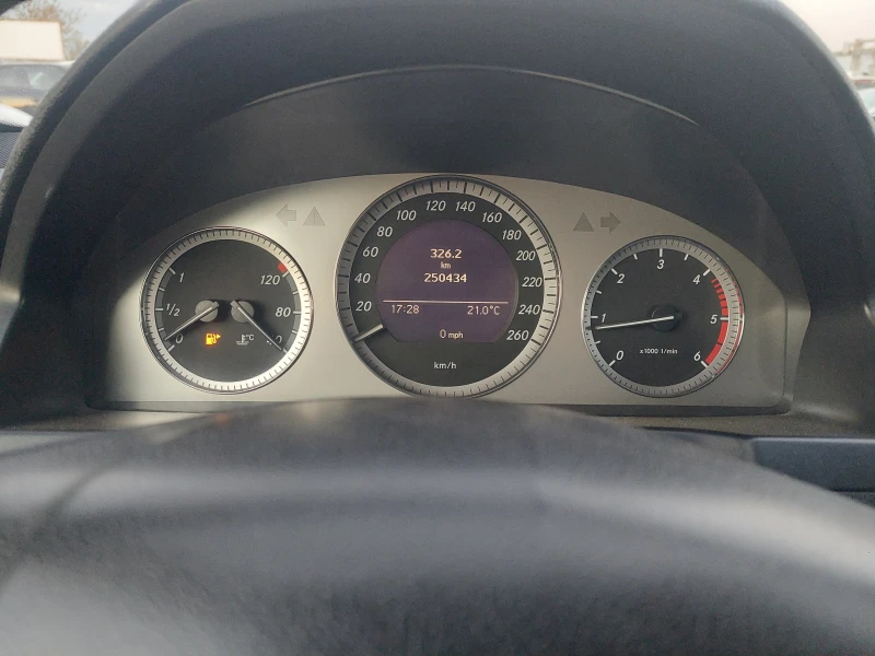 Mercedes-Benz C 220 CDI, снимка 14 - Автомобили и джипове - 52187455