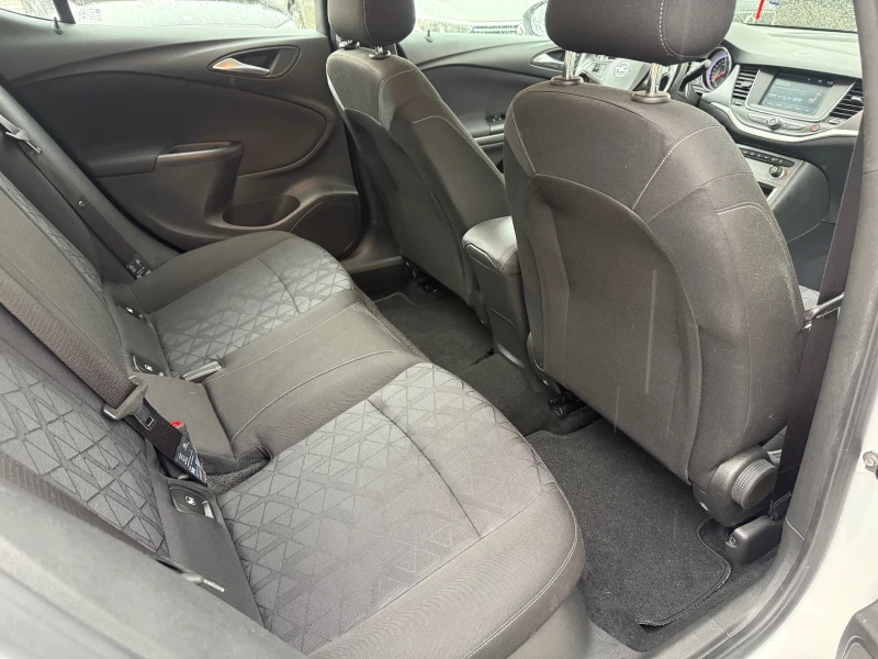 Opel Astra 1.6CDTI - 110к.с. 156хил.км. , снимка 13 - Автомобили и джипове - 52456044