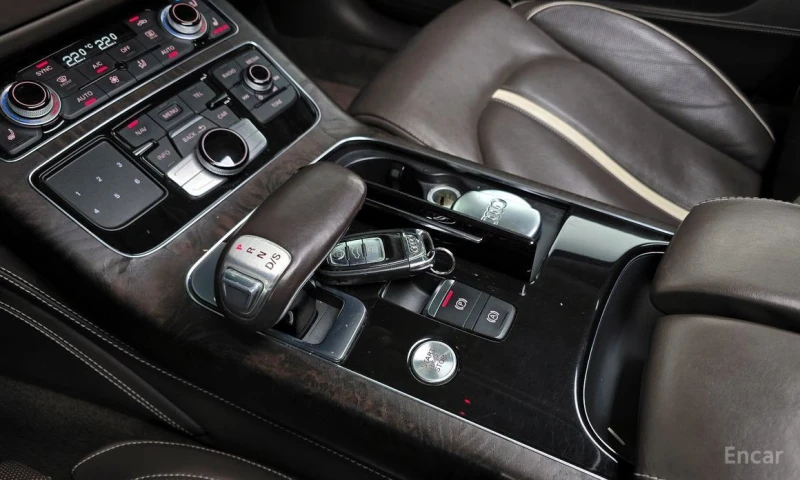 Audi A8, снимка 9 - Автомобили и джипове - 53044375