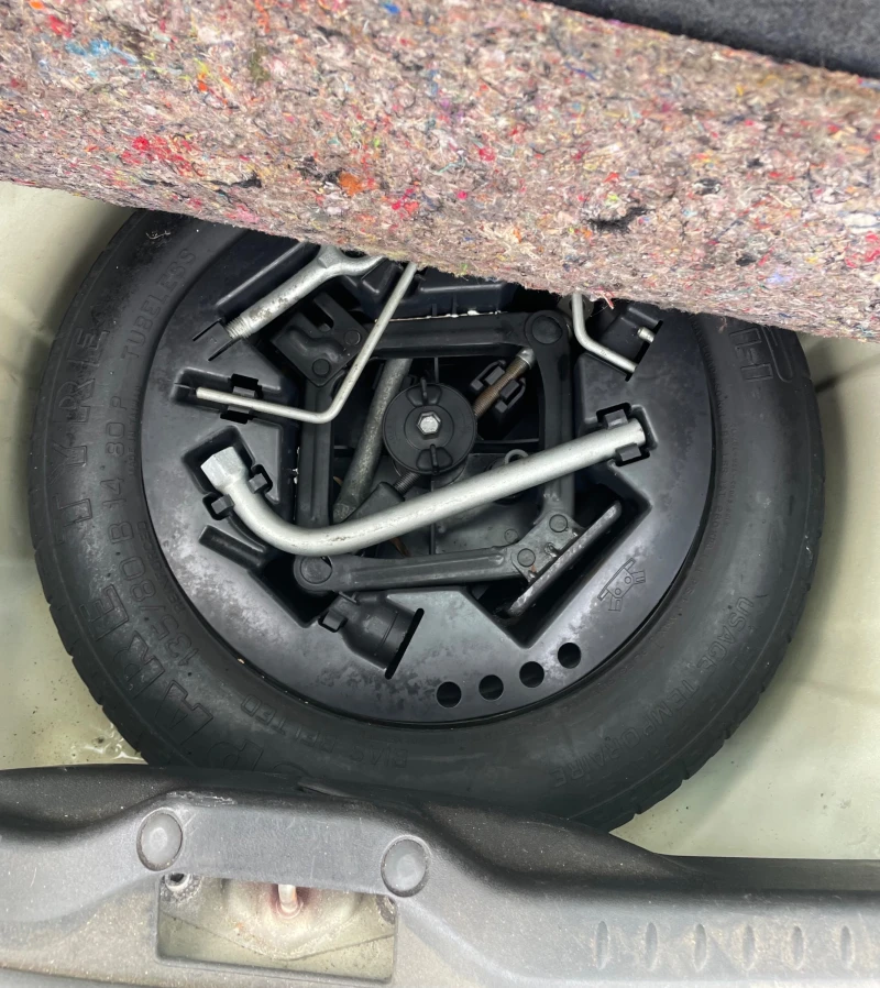 Lancia Ypsilon 1.3 m - jet, снимка 8 - Автомобили и джипове - 53359835