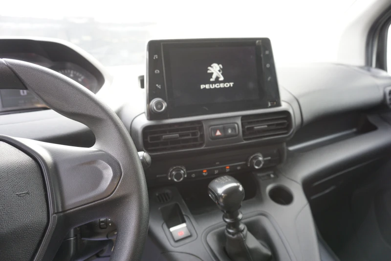 Peugeot Partner 1.5/131к.с/Навигация/ПЕРФЕКТНО СЪСТОЯНИЕ , снимка 13 - Автомобили и джипове - 53414306