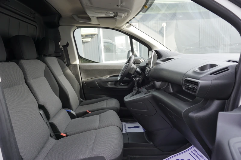 Peugeot Partner 1.5/131к.с/Навигация/ПЕРФЕКТНО СЪСТОЯНИЕ , снимка 14 - Автомобили и джипове - 53414306