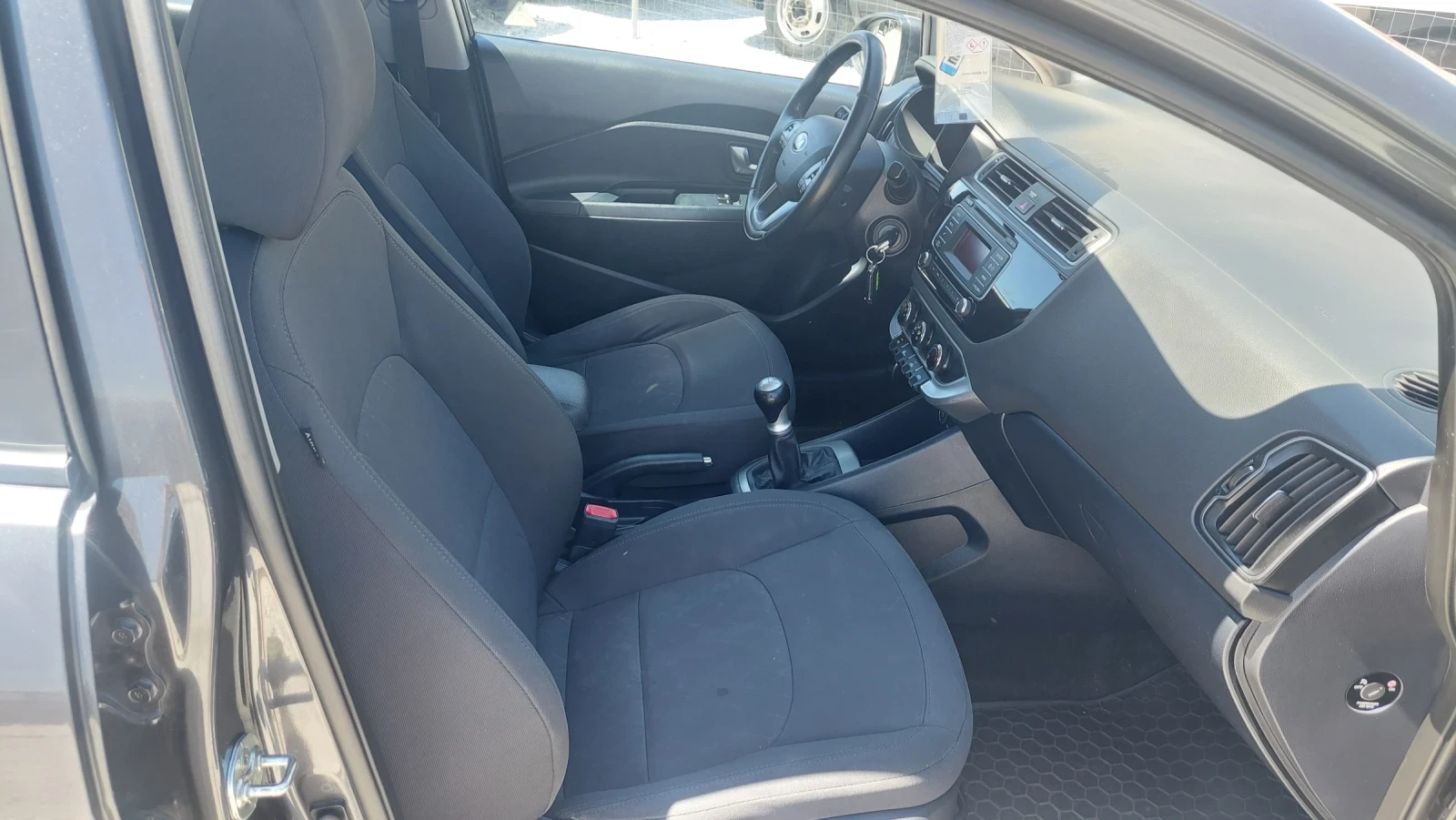 Kia Rio 1.3i FACE - изображение 10