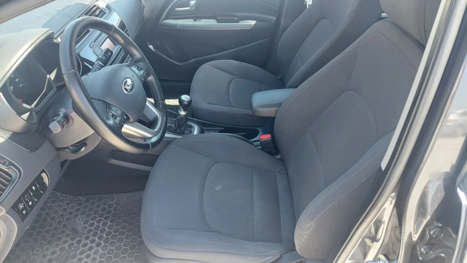Kia Rio 1.3i FACE - изображение 8