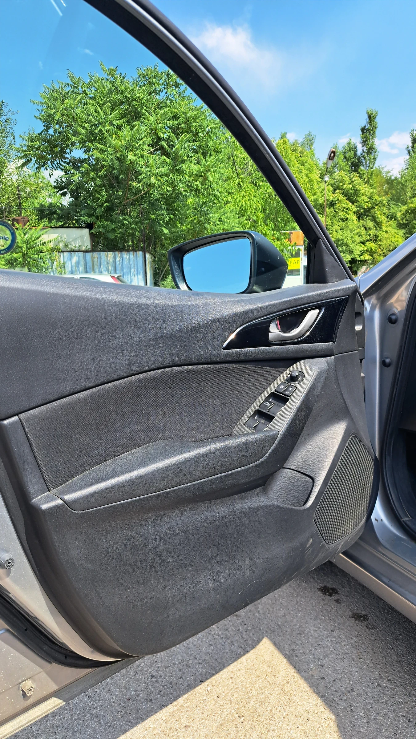 Mazda 3 2.0i - изображение 10