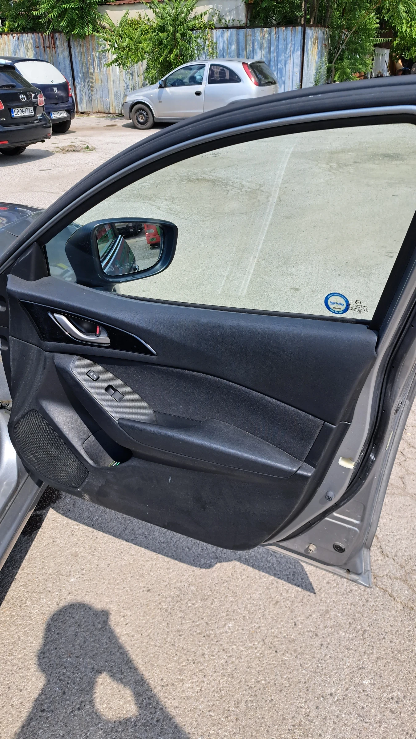 Mazda 3 2.0i | Mobile.bg   12