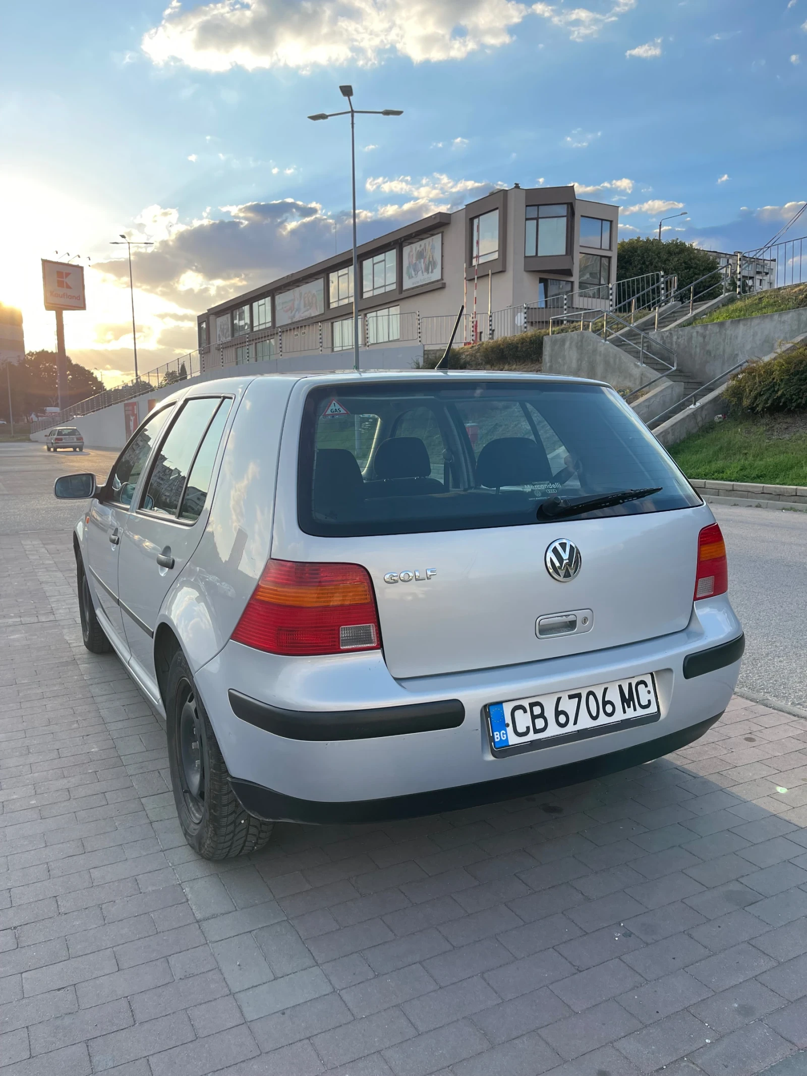 VW Golf 1.4 газ бензин - изображение 8