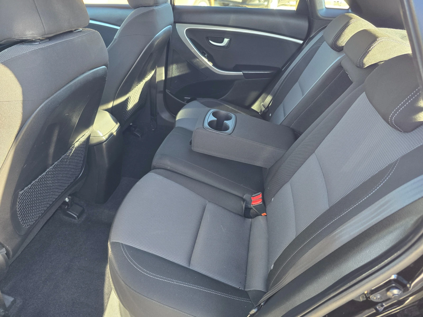 Hyundai I30 1.6CRDI-110K.C, -NAVI EURO6B - изображение 10