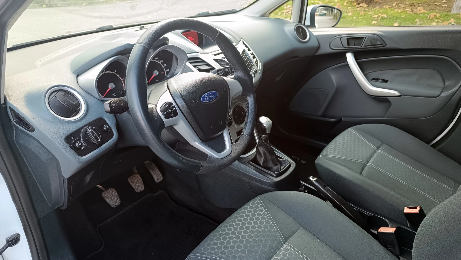 Ford Fiesta 1.4TDCi Titanium | Mobile.bg � ����������� 9