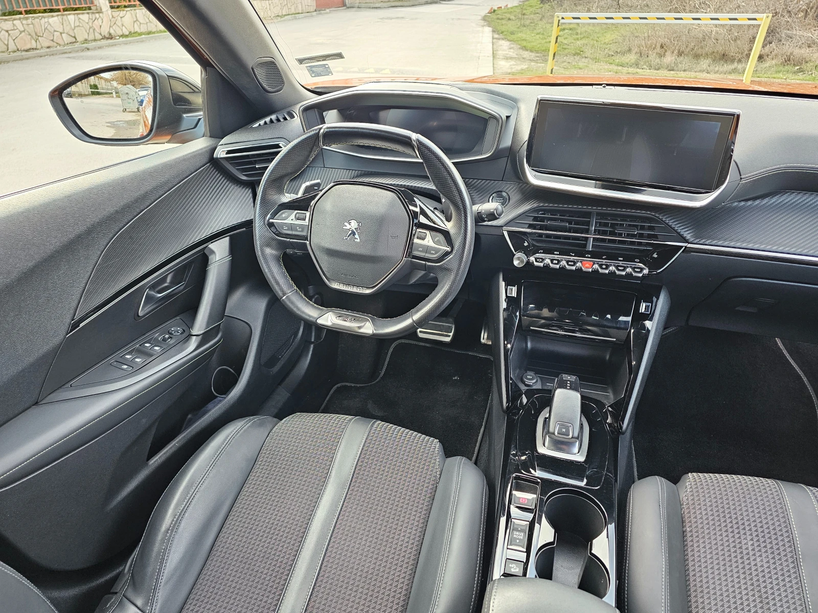 Peugeot 2008 GT-Line - изображение 10