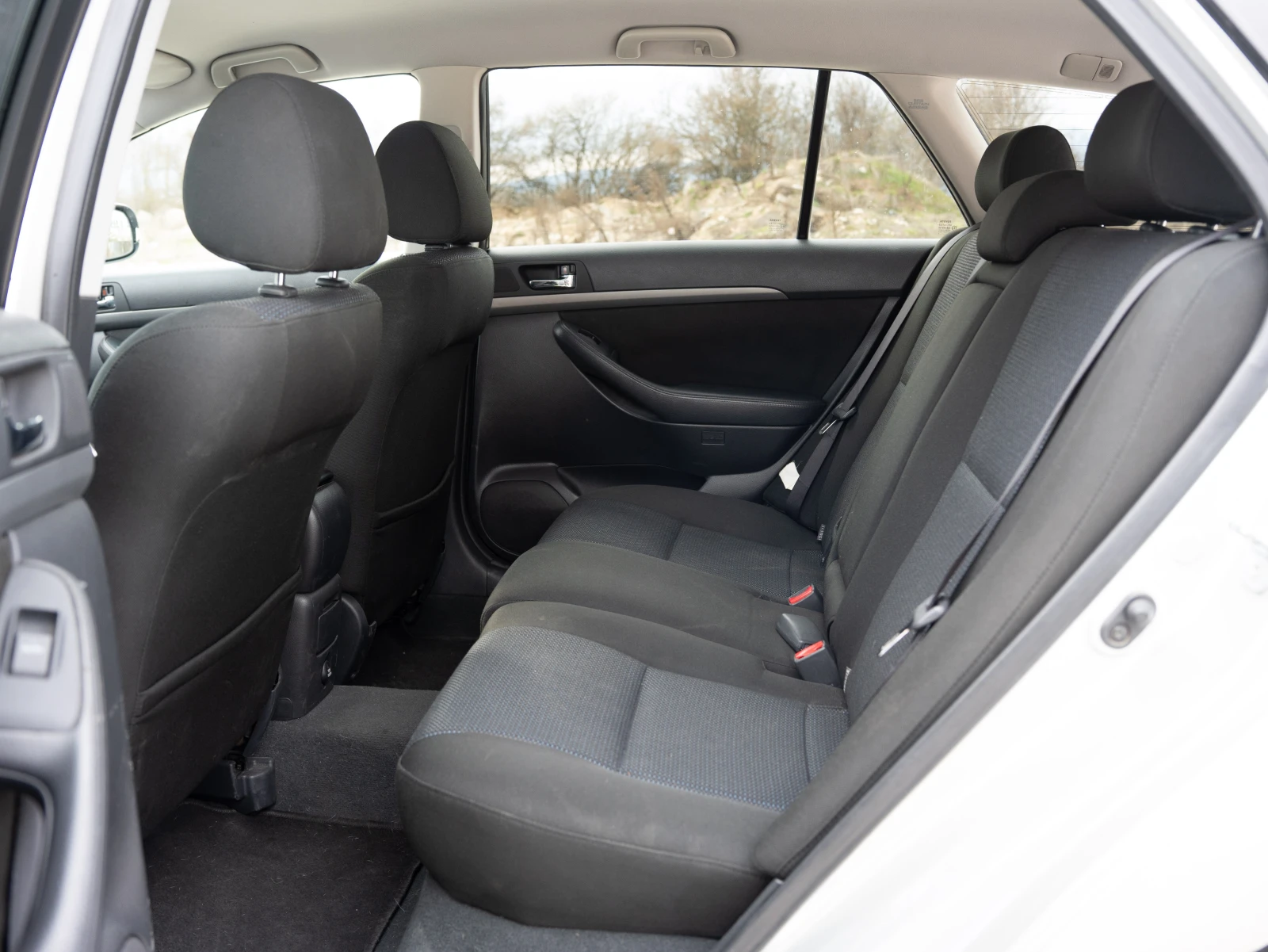 Toyota Avensis 1.8VVTI - LPG, снимка 10 - Автомобили и джипове - 54037367