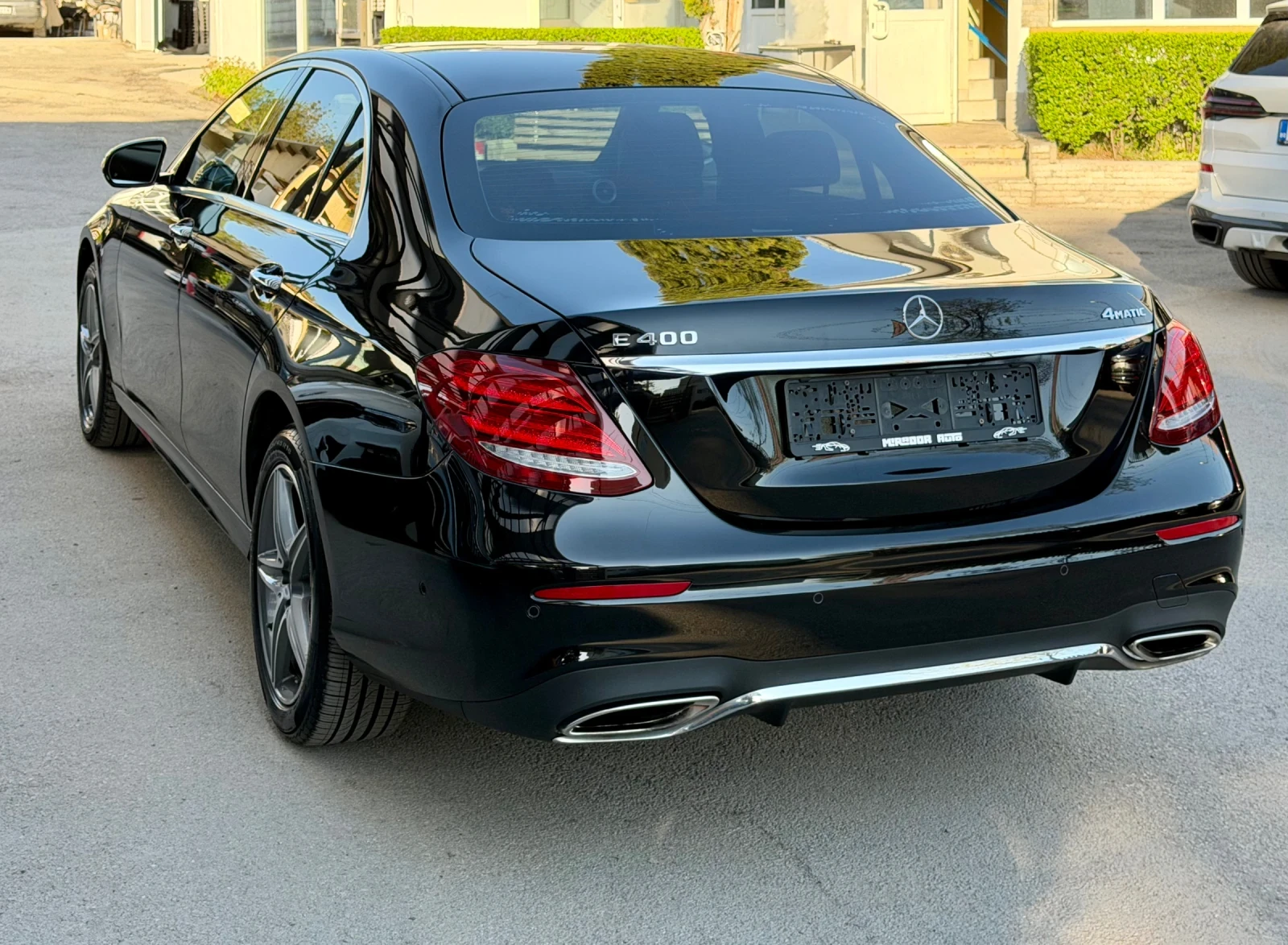 Mercedes-Benz E 400 AMG 4matik, снимка 7 - Автомобили и джипове - 54437723