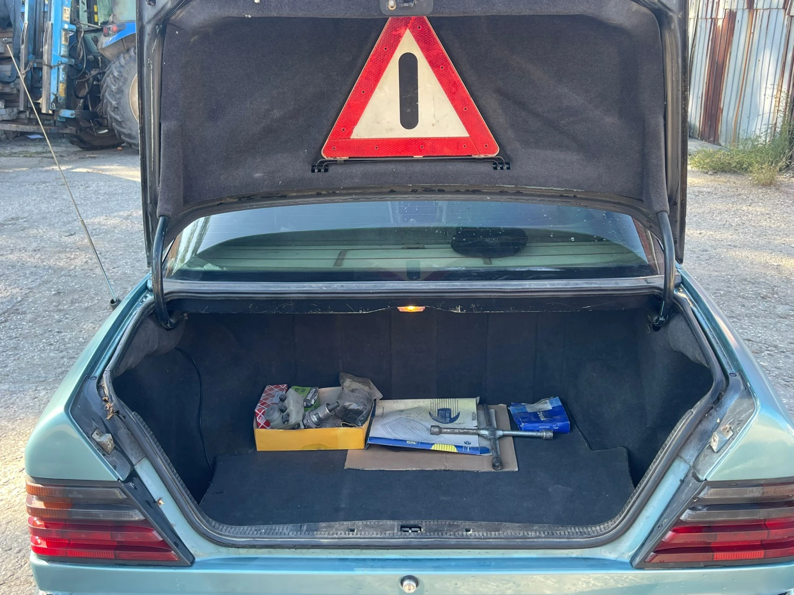 Mercedes-Benz 124, снимка 8 - Автомобили и джипове - 54773934