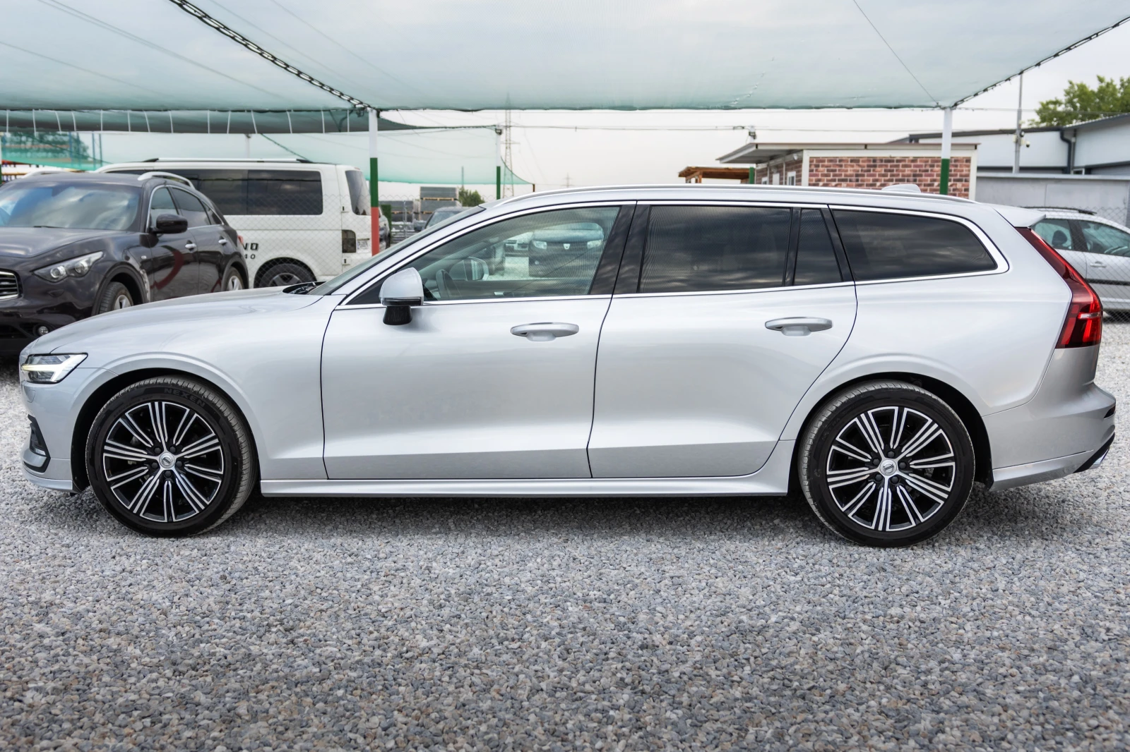Volvo V60 ::2.0D::Inscription, снимка 5 - Автомобили и джипове - 55193357