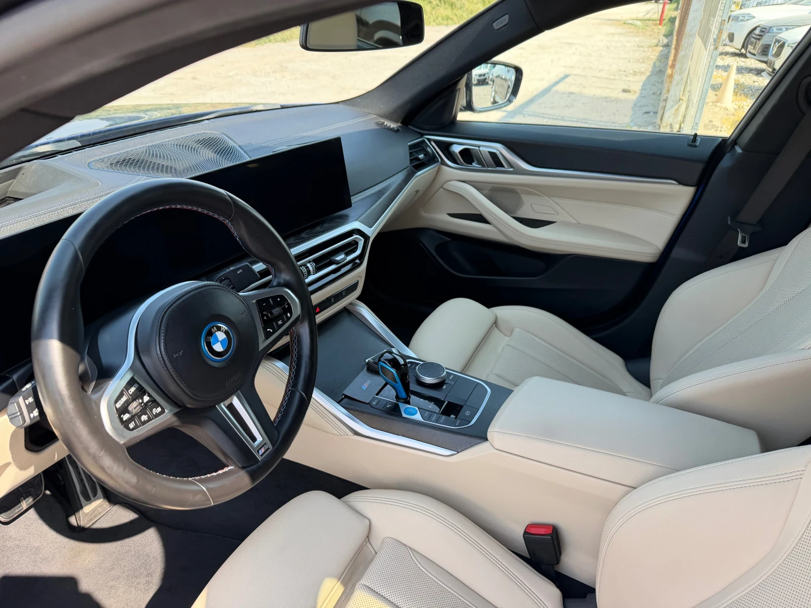BMW i4 M50| 99.5% SoH !| xDrive| M Sport| HUD| LED| ACC| , снимка 14 - Автомобили и джипове - 55463521