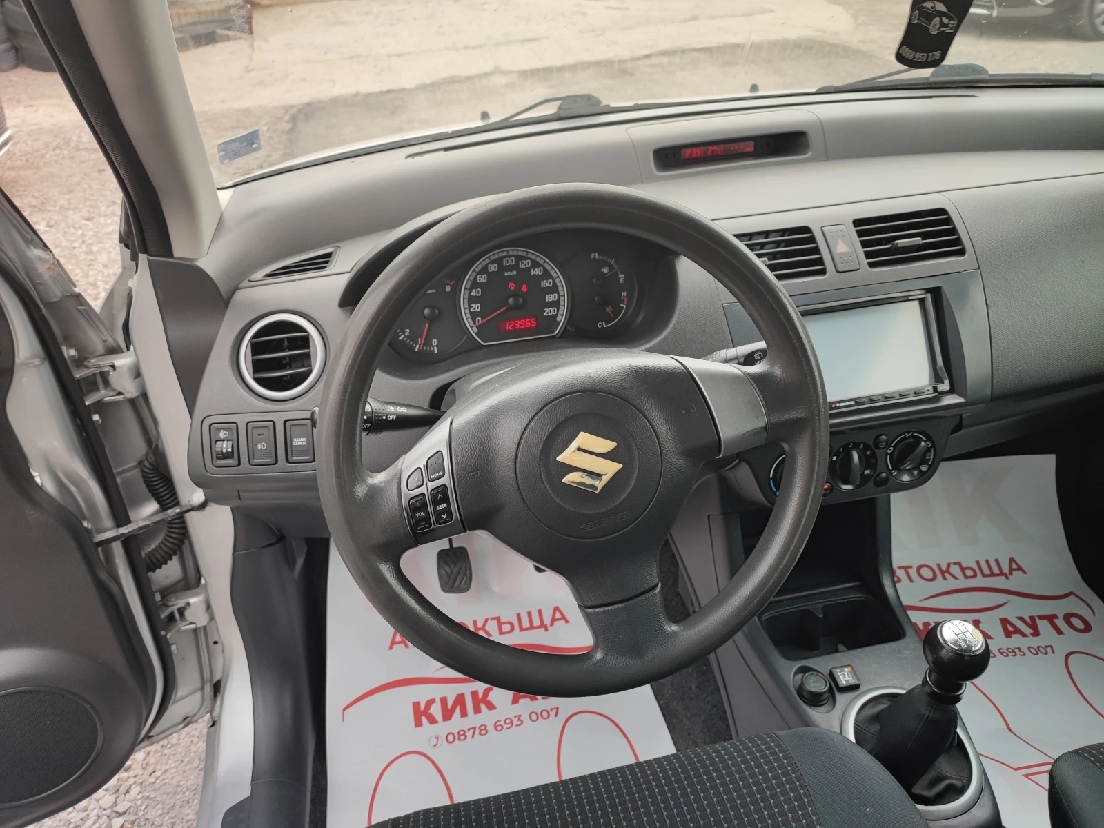 Suzuki Swift 1.3-92ks-GAZ, снимка 11 - Автомобили и джипове - 55595961