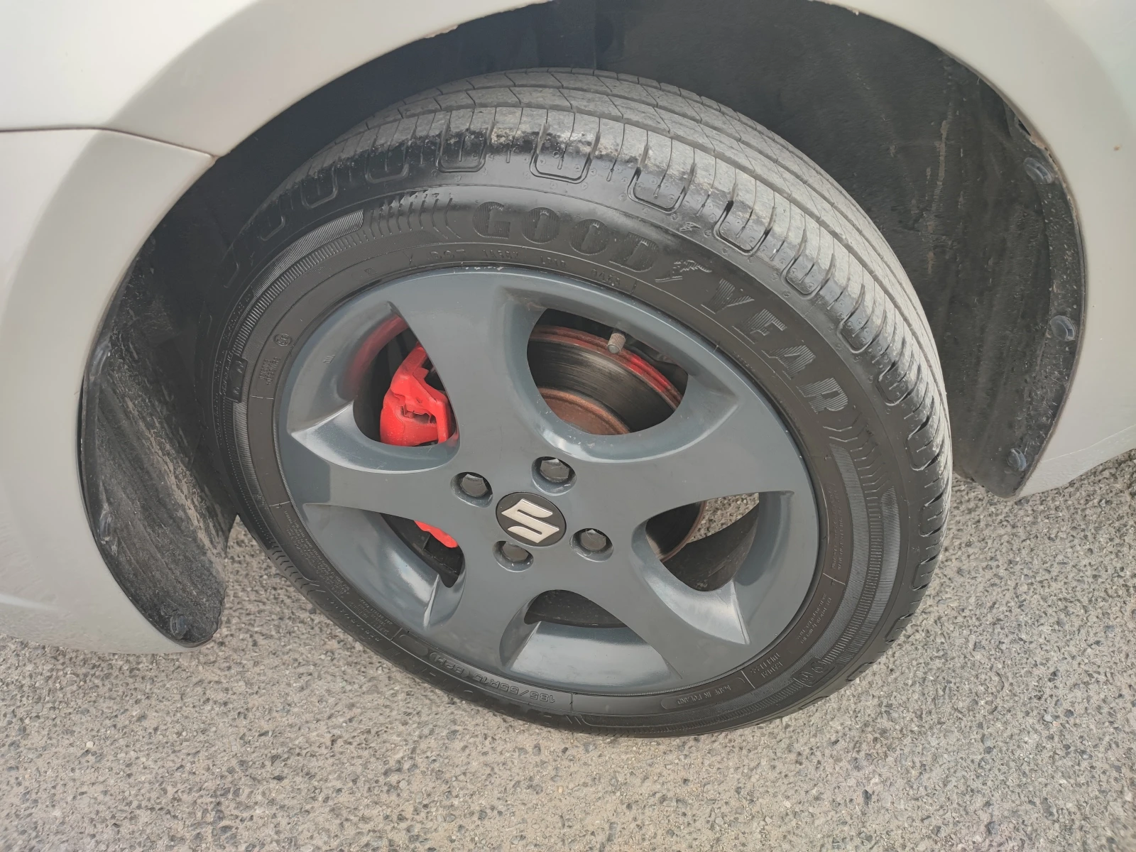 Suzuki Swift 1.3-92ks-GAZ, снимка 16 - Автомобили и джипове - 55595961