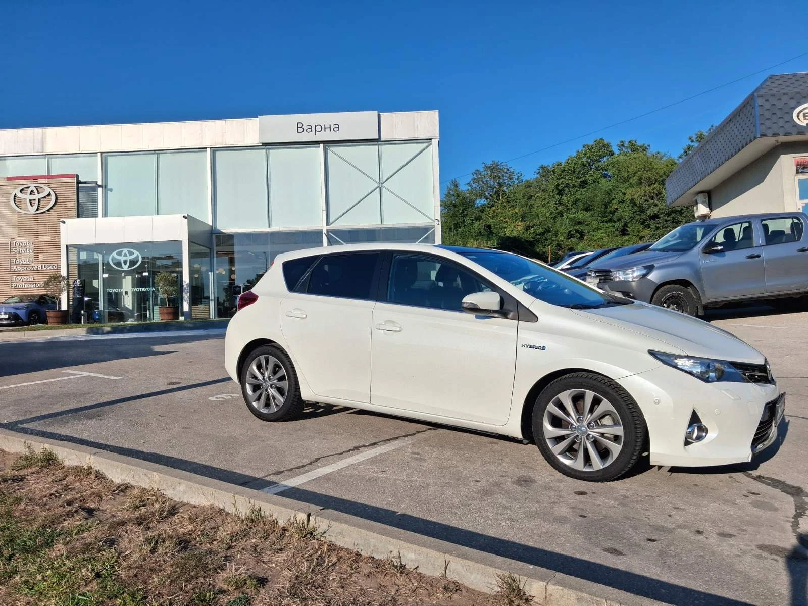 Toyota Auris 1.8 Hybrid, пълна сервизна история, снимка 6 - Автомобили и джипове - 55784166