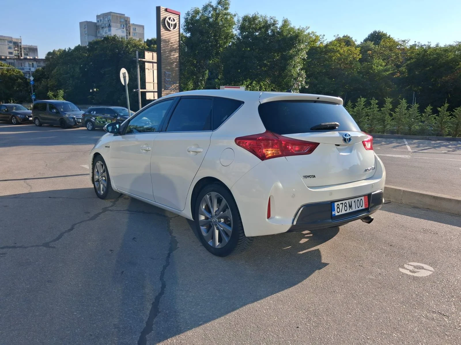 Toyota Auris 1.8 Hybrid, пълна сервизна история, снимка 5 - Автомобили и джипове - 55784166
