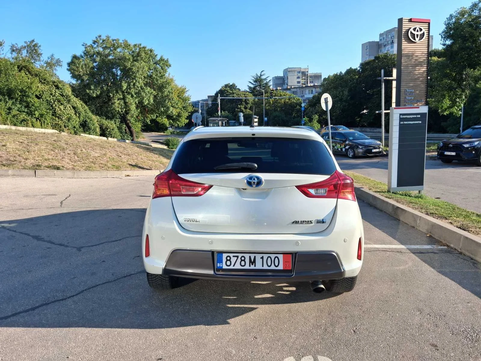 Toyota Auris 1.8 Hybrid, пълна сервизна история, снимка 4 - Автомобили и джипове - 55784166