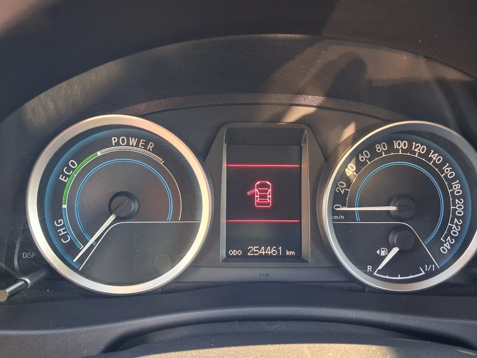 Toyota Auris 1.8 Hybrid, пълна сервизна история, снимка 12 - Автомобили и джипове - 55784166