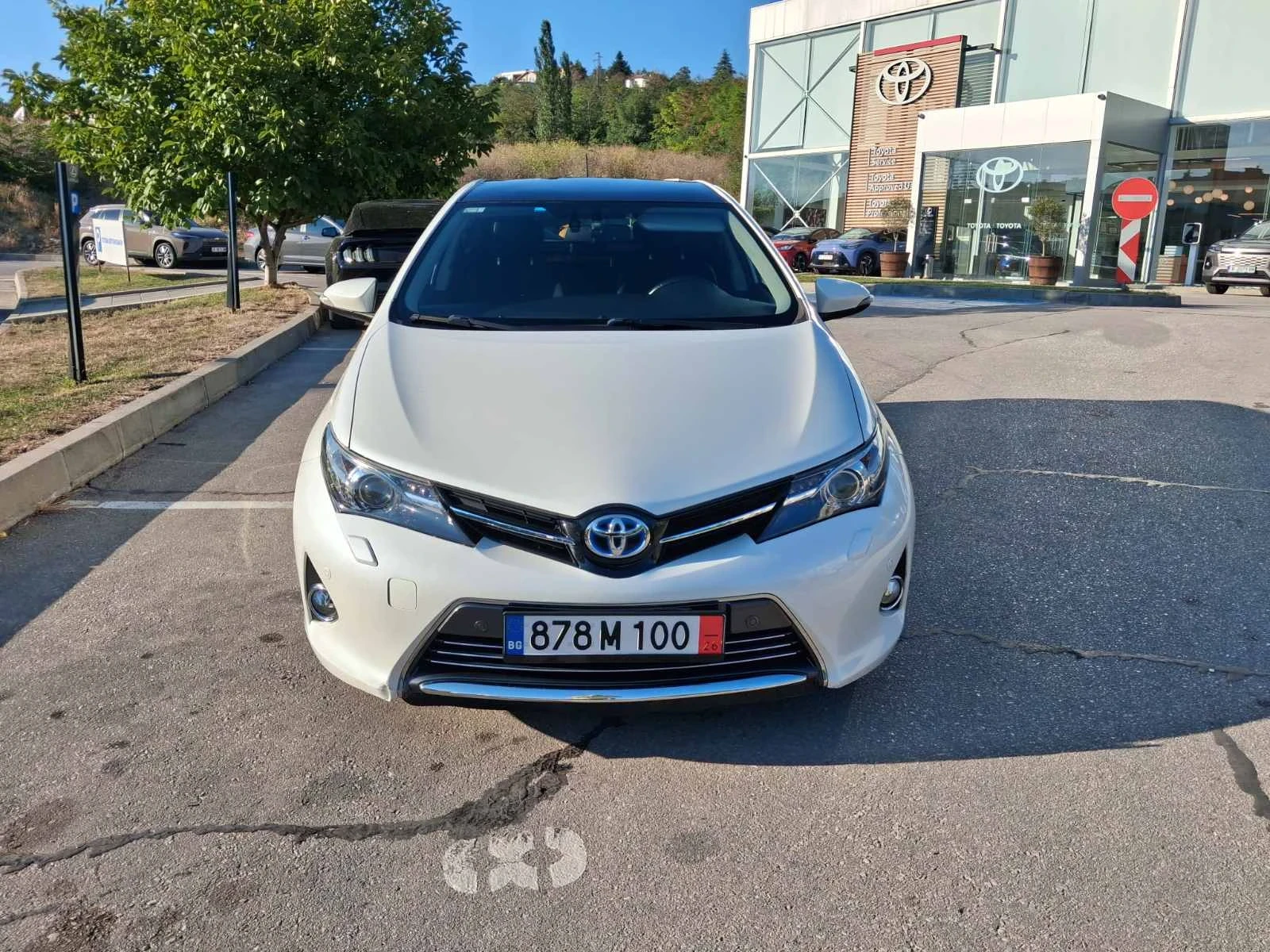 Toyota Auris 1.8 Hybrid, пълна сервизна история