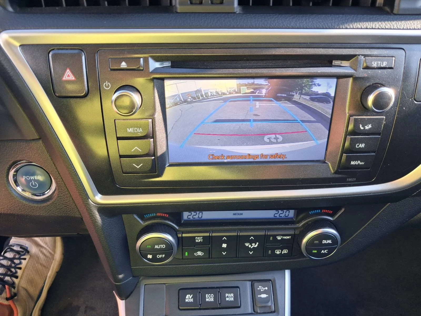 Toyota Auris 1.8 Hybrid, пълна сервизна история, снимка 13 - Автомобили и джипове - 55784166