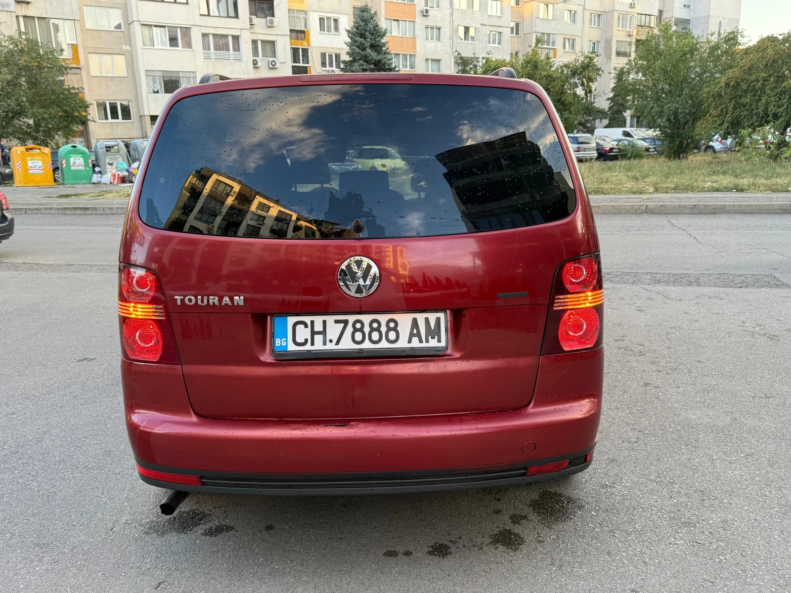 VW Touran 1.4 фабричен метан 7 местен, снимка 4 - Автомобили и джипове - 56076339