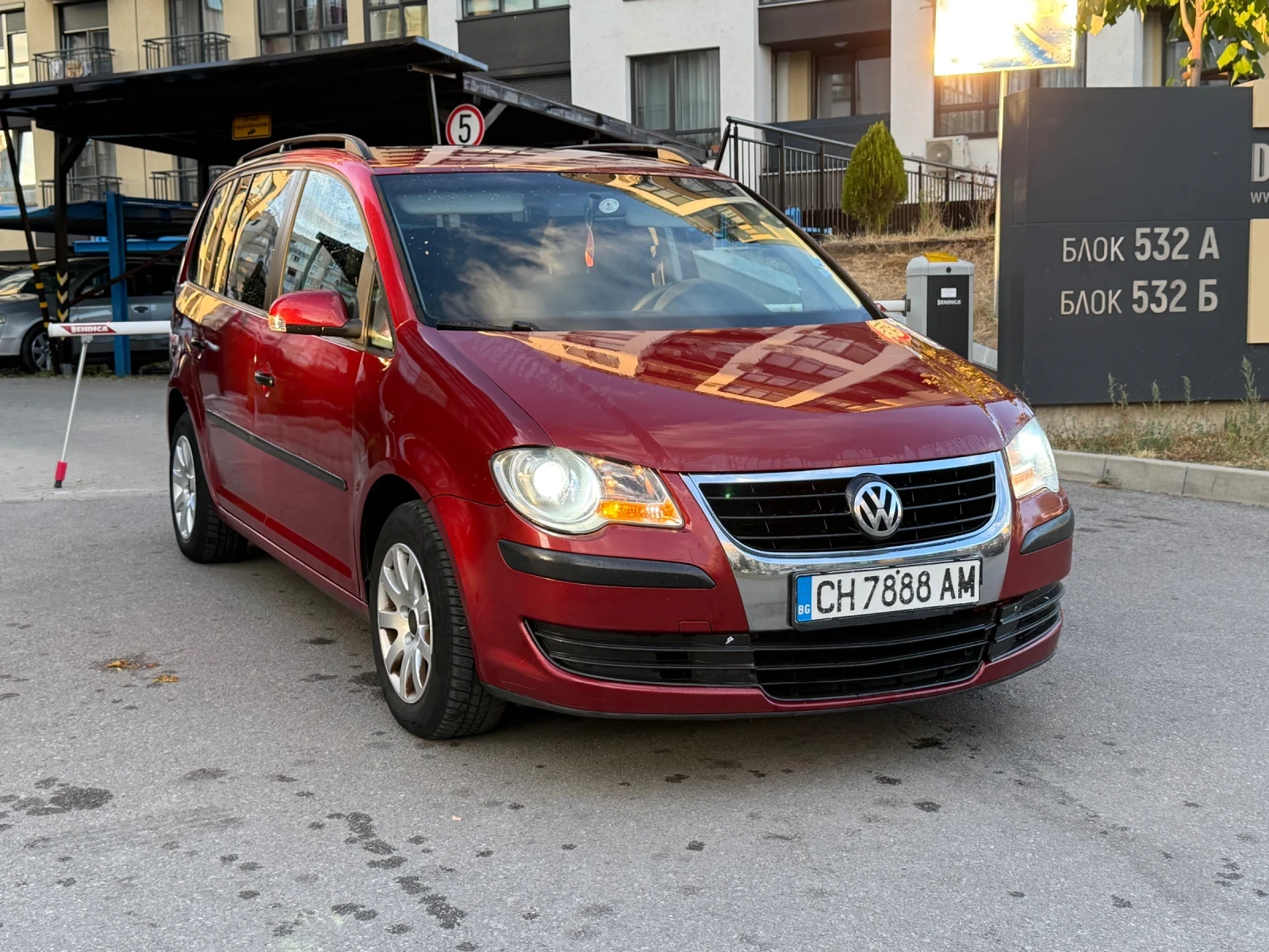 VW Touran 1.4 фабричен метан 7 местен