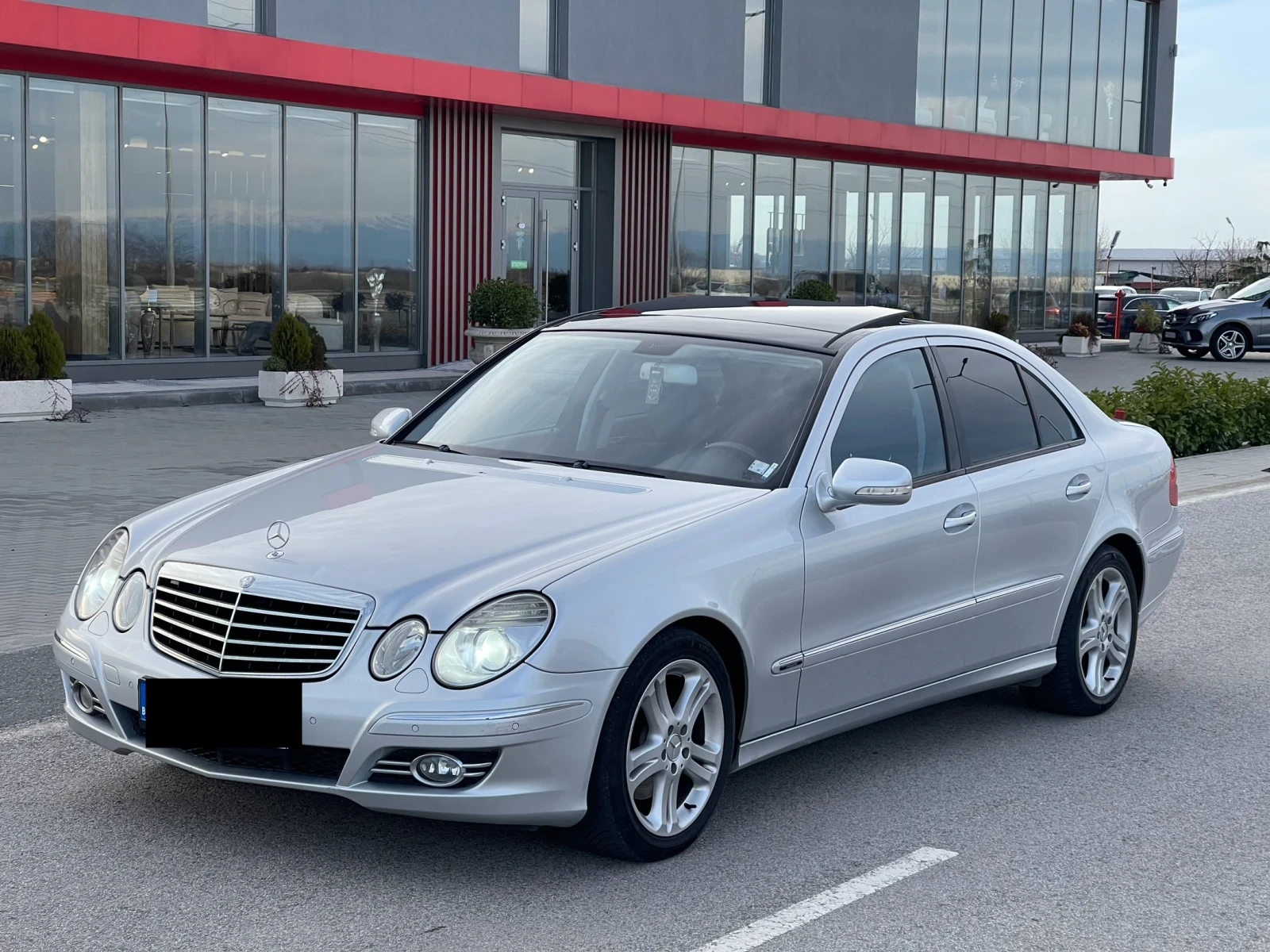 Mercedes-Benz E 320 4-Matic, снимка 2 - Автомобили и джипове - 56139033