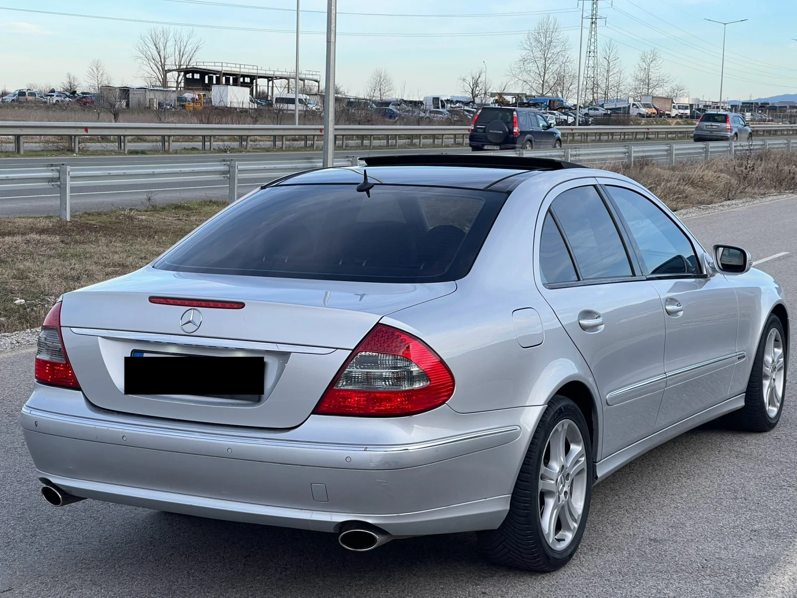 Mercedes-Benz E 320 4-Matic, снимка 4 - Автомобили и джипове - 56139033